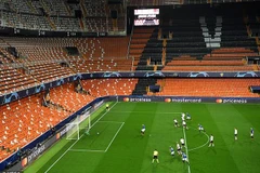 Nhiều trận đấu tại châu Âu diễn ra không khán giả. (Nguồn: Getty Images)