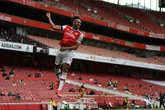 Pierre-Emerick Aubameyang lập nên kỳ tích mới tại Premier League