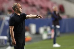 Flick cần thay đổi khi đối đầu PSG. (Nguồn: NewsBeeze)