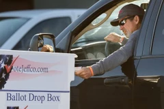 Bầu cử Mỹ 2020: Tổng thống Trump mạnh tay chi cho các dịch vụ pháp lý