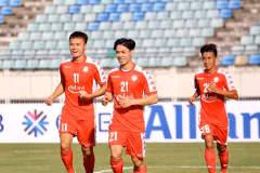 Công Phượng (giữa) giúp TP.HCM có điểm tại Myanmar. (Nguồn: clbbongdatphcm)