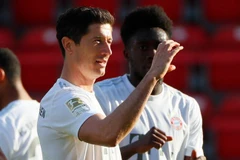 Lewandowski cán mốc 40 bàn ở mùa này. (Nguồn: Sky)