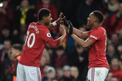 Rashford và Martial cùng lập công giúp M.U chiến thắng.