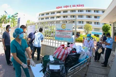 Ngày đầu bệnh viện C Đà Nẵng đón bệnh nhân đến khám, điều trị trở lại
