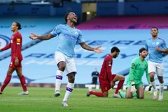 Sterling và đồng đội khiến tân vương Liverpool ôm hận. (Nguồn: Reuters)