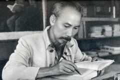 Di chúc Bác Hồ và gạch nối giữa hai thế hệ Việt Nam học