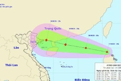 Áp thấp nhiệt đới gần Biển Đông có khả năng mạnh lên thành bão