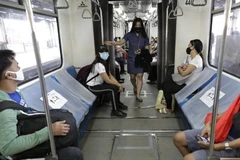 Người dân Philippines đeo khẩu trang phòng chống dịch COVID-19 tại Manila. (Nguồn: canberratimes)