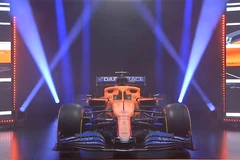 Hai tay đua của McLaren Lando Norris (trái) và Carlos Sainz.