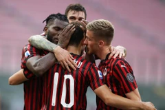 AC Milan ăn mừng chiến thắng trước AS Roma. (Nguồn: sempremilan)