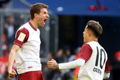 Mueller (trái) giúp Bayern chiến thắng. (Nguồn:: Getty Images)