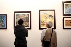 Các tác phẩm đã trải qua nhiều năm tháng cùng với những biến cố, thăng trầm lịch sử của đất nước cũng như cuộc sống riêng của người nghệ sĩ, trong đó có cả bản khắc đi kèm. (Ảnh: Ngọc Tùng/Vietnam+)