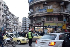 Cảnh yên bình của người dân Syria trên một tuyến phố ở Aleppo ngày 29/12. (Nguồn: EPA/TTXVN)