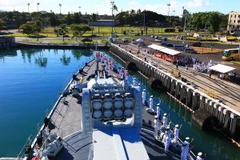 Các tàu hải quân Trung Quốc cập Trân Châu Cảng ở Hawaii, ngày 6/9/2013. (Nguồn: THX/TTXVN)