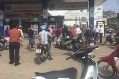 Nhân viên bán xăng dùng xẻng đánh khách hàng nhập viện