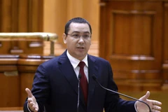 Ông Victor Ponta phát biểu trước Quốc hội ở thủ đô Bucharest, Romania ngày 29/9/2015. (Nguồn: Reuters/TTXVN)
