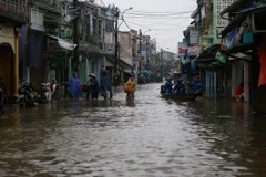 Ngập lụt ở thành phố Huế. (Ảnh: Hồ Cầu/TTXVN)