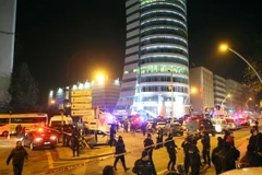 Cảnh sát Thổ Nhĩ Kỳ tăng cường an ninh sau vụ sát hại Đại sứ Nga ở Ankara ngày 19/12. (Nguồn: EPA/TTXVN)