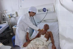 Cứu sống cụ ông 89 tuổi bị phình động mạch chủ bụng hiếm gặp