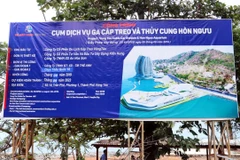 Biển công ty VCCT dựng giới thiệu về dự án. (Ảnh: Đoàn Mạnh Dương/Vietnam+)