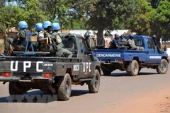 Lực lượng gìn giữ hòa bình của Liên hợp quốc tại Cộng hòa Trung Phi làm nhiệm vụ tại Bangui, Cộng hòa Trung Phi, ngày 2/10/2014. (Ảnh: AFP/TTXVN)