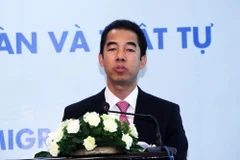 Ông Tô Anh Dũng, Thứ trưởng Bộ Ngoại giao phát biểu khai mạc Hội nghị. (Ảnh: Xuân Khu/TTXVN)