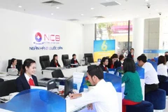 Khách hàng giao dịch tại NCB. (Ảnh minh họa. Nguồn: NCB)