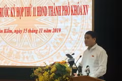 Chủ tịch UBND thành phố Hà Nội Nguyễn Đức Chung phát biểu tại buổi tiếp xúc cử tri quận Hoàn Kiếm. (Ảnh: Nguyễn Thắng/TTXVN)