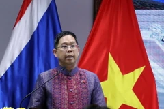 Tổng Lãnh sự vương quốc Thái Lan tại Thành phố Hồ Chí Minh Apirat Sugondhabhirom phát biểu tại buổi họp mặt. (Ảnh: Xuân Khu/TTXVN)