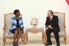 Phó Thủ tướng Thường trực Trương Hòa Bình tiếp bà Louise Mushikiwabo, Tổng Thư ký Tổ chức quốc tế Pháp ngữ. (Ảnh: Doãn Tấn/TTXVN)