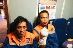Ngư dân Danh Sáng đã được cấp cứu. (Ảnh: Huỳnh Ngọc Sơn/TTXVN)