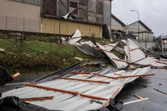 Bão Elsa gây nhiều thiệt hại. (Nguồn: AFP)