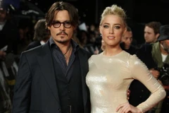 Johnny Depp đóng chung phim với bạn gái mới Amber Heard