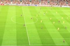 Barcelona đá với "đội hình kỳ dị" 2-5-3 ở trận thắng APOEL