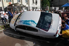 Hai nhân viên Đại sứ quán Nga tại Ukraine "mất tích" 