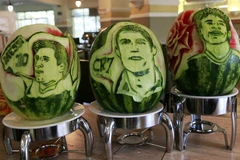 [Photo] Dưa hấu World Cup có hình Messi, Ronaldo và Neymar