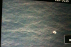 Vật thể nghi là xuồng cứu sinh, hình ảnh do Malaysia cung cấp (Nguồn: EPA)