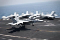 [Video] Hình ảnh đầu tiên về cuộc không kích của Mỹ ở Syria