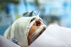 Khởi tố tài xế đâm sản phụ trên đường đi sinh nở ở An Giang