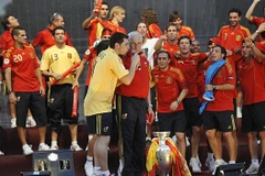 Bóng đá Tây Ban Nha khóc thương “Nhà hiền triết”