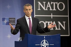 NATO nhất trí để ngỏ các kênh liên lạc quân sự với Nga 