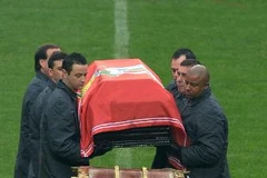 Tổng thống, Thủ tướng Bồ Đào Nha đến viếng Eusebio