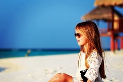 Mẹ người mẫu nhí "xinh nhất thế giới" lên tiếng bảo vệ con gái