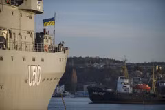 Nga bác tin đưa ra tối hậu thư tấn công bán đảo Crimea 