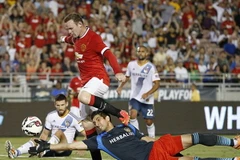M.U thắng hủy diệt ở trận mở màn triều đại Louis van Gaal