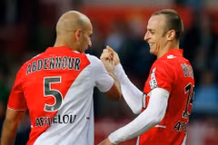 [Video] Berbatov lại lập siêu phẩm trong màu áo Monaco