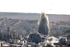 Liên quân thực hiện hàng chục cuộc không kích mới nhằm vào IS 