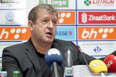 Bosnia & Herzigovina: Chuyện về Cha, con và các thánh thần