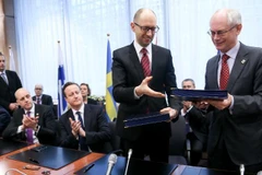 Ukraine dọa kiện Nga đòi bồi thường hàng trăm tỷ USD