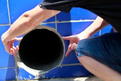 Học sinh 12 tuổi chết ngạt do bị cuốn vào ống thoát bể bơi